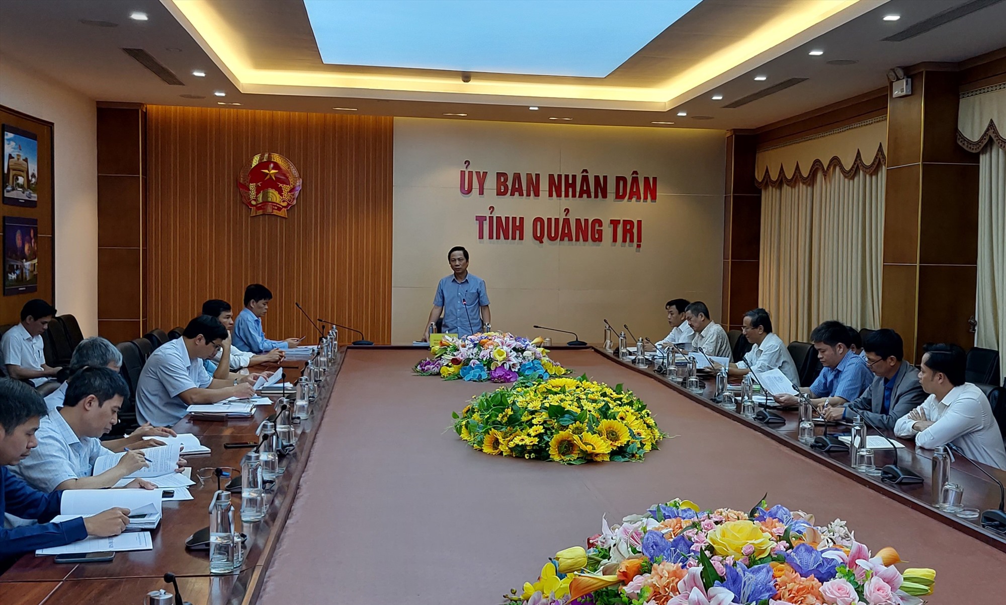 Phó Chủ tịch UBND tỉnh Hoàng Nam phát biểu chỉ đạo tại cuộc họp - Ảnh: N.T.H