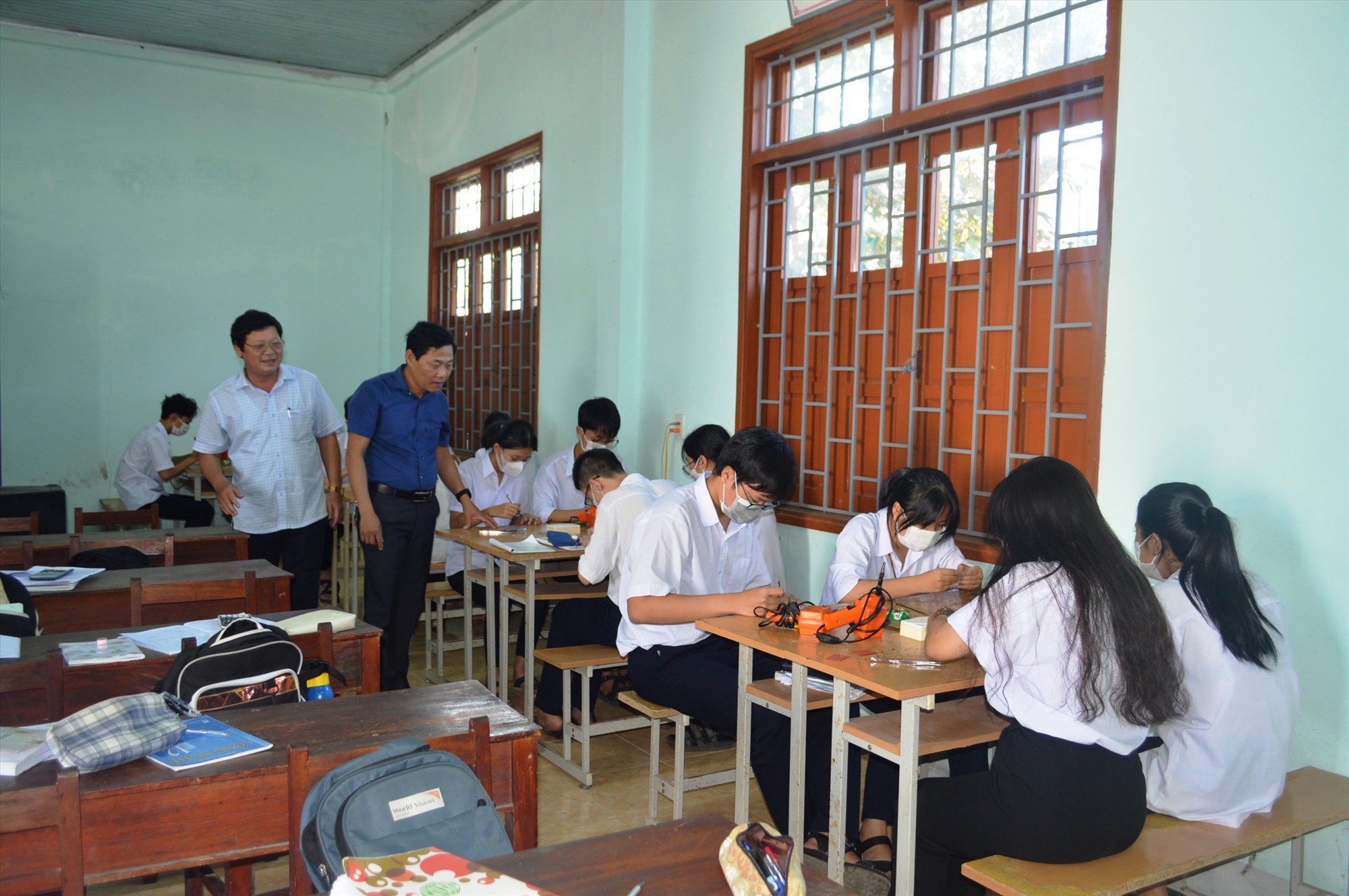 Học sinh học nghề điện dân dụng tại Trung tâm GDNN-GDTX huyện Hải Lăng - Ảnh: ĐV