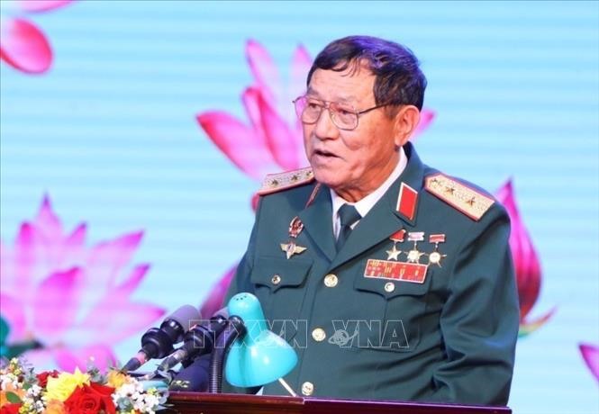 Trung tướng, Anh hùng Lực lượng vũ trang nhân dân Phạm Tuân phát biểu.