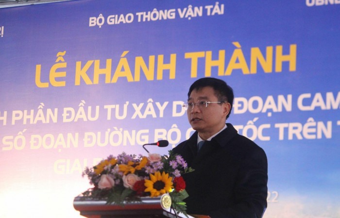 Bộ trưởng Bộ GTVT Nguyễn Văn Thắng phát biểu và tuyên bố khánh thành đưa dự án cao tốc Cam Lộ - La Sơn vào khai thác