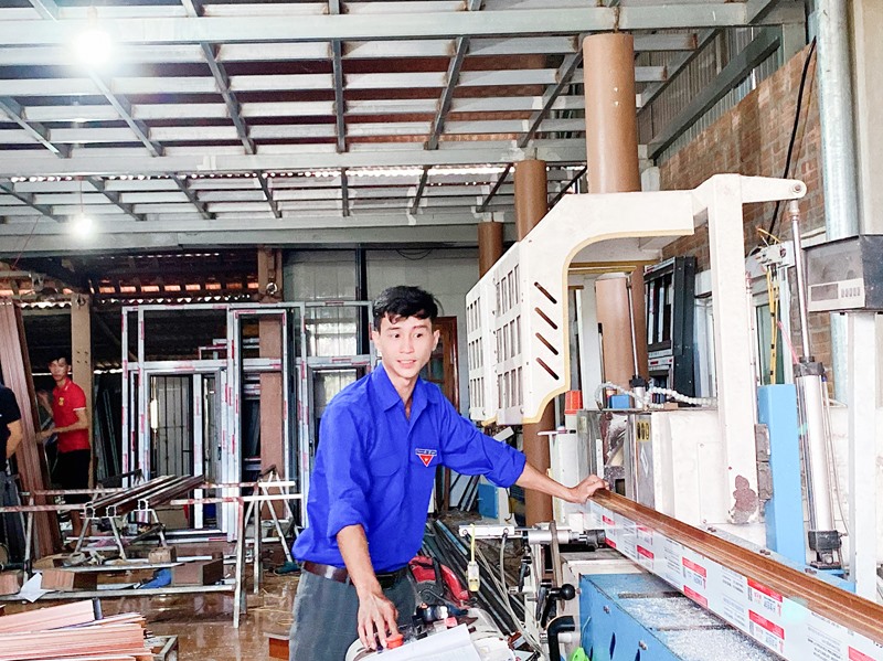 Anh Nguyễn Quang Dũng trở thành chủ doanh nghiệp khi tuổi đời còn trẻ - Ảnh: M.H