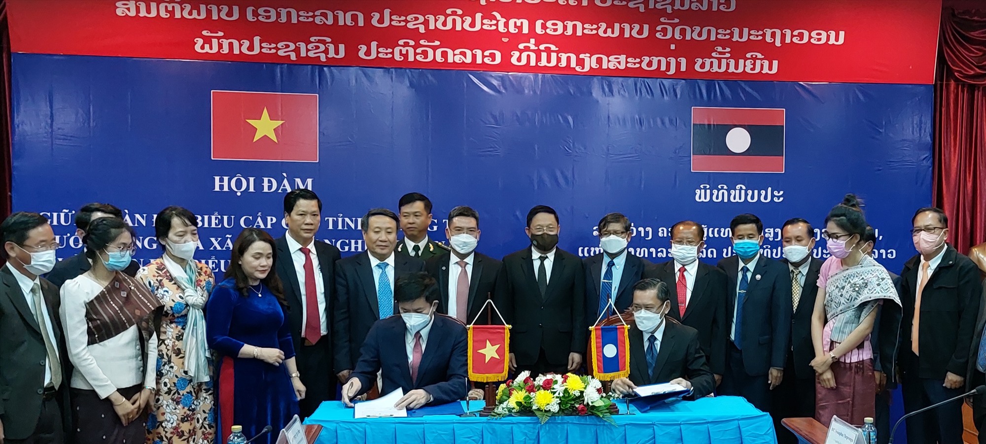 Ký kết biên bản hợp tác giữa hai tỉnh Quảng Trị và Salavan năm 2022 - Ảnh: N.T.H
