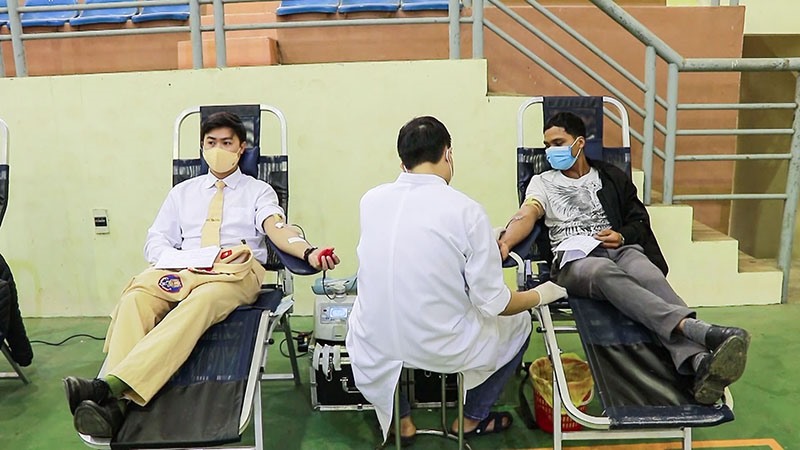 Phong trào hiến máu tình nguyện tại Hướng Hóa thu hút đông đảo các tầng lớp nhân dân tham gia - Ảnh: B.L