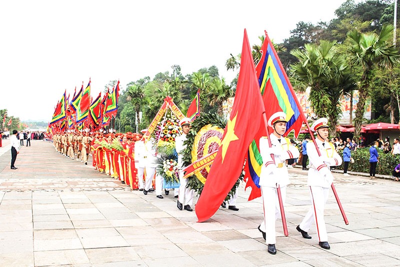 Hằng năm, Giỗ Tổ Hùng Vương - Lễ hội Đền Hùng được tổ chức thành kính, trang nghiêm theo nghi lễ truyền thống - Ảnh: T.H
