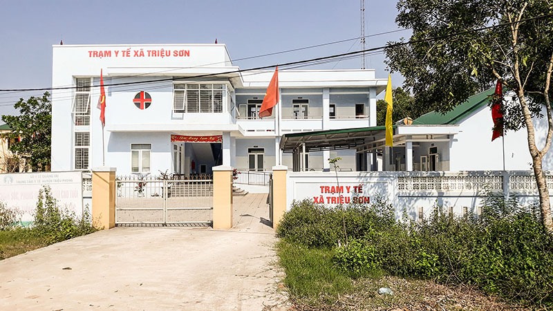Trạm Y tế xã Triệu Sơn được đầu tư xây dựng khang trang góp phần nâng cao chất lượng khám, chữa bệnh cho người dân - Ảnh: N.V