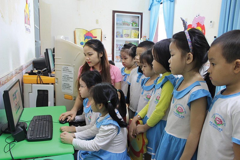 Ứng dụng công nghệ thông tin vào dạy học hiệu quả ở bậc mầm non thành phố Đông Hà - Ảnh: K.S