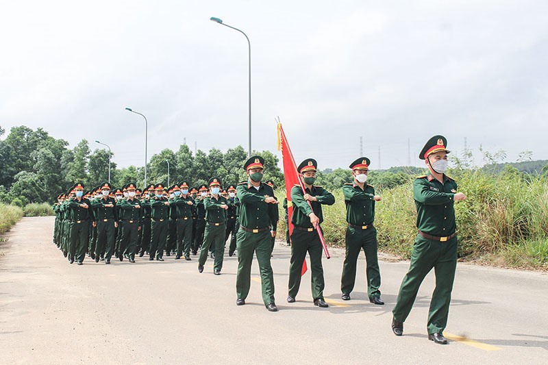 Lực lượng tham gia diễu binh, diễu hành của Bộ CHQS tỉnh tích cực tập luyện - Ảnh: HỮU THỊNH