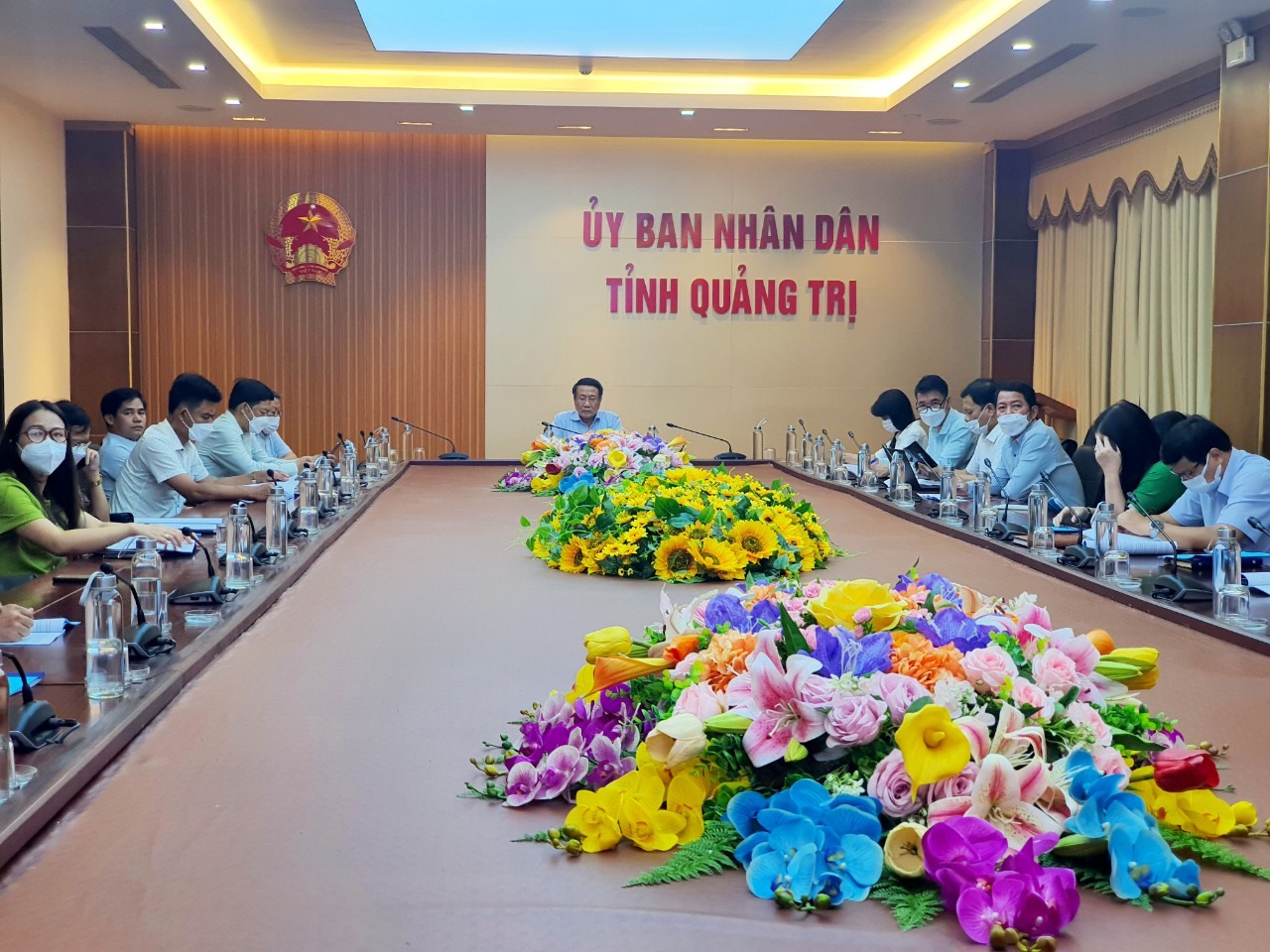 Phó Chủ tịch Thường trực UBND tỉnh Hà Sỹ Đồng dự hội nghị tại điểm cầu Quảng Trị - Ảnh: T.T