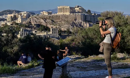 Thành Acropolis nhìn từ xa. Ảnh: Louisa Gouliamaki/ AFP/ Getty