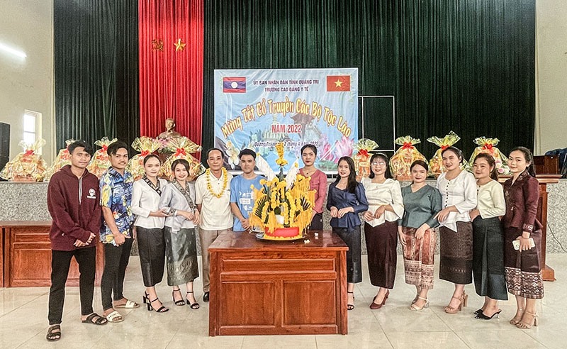 Trường Cao đẳng Y tế Quảng Trị tổ chức tết Bun Pimay cho lưu học sinh Lào - Ảnh: M.Đ