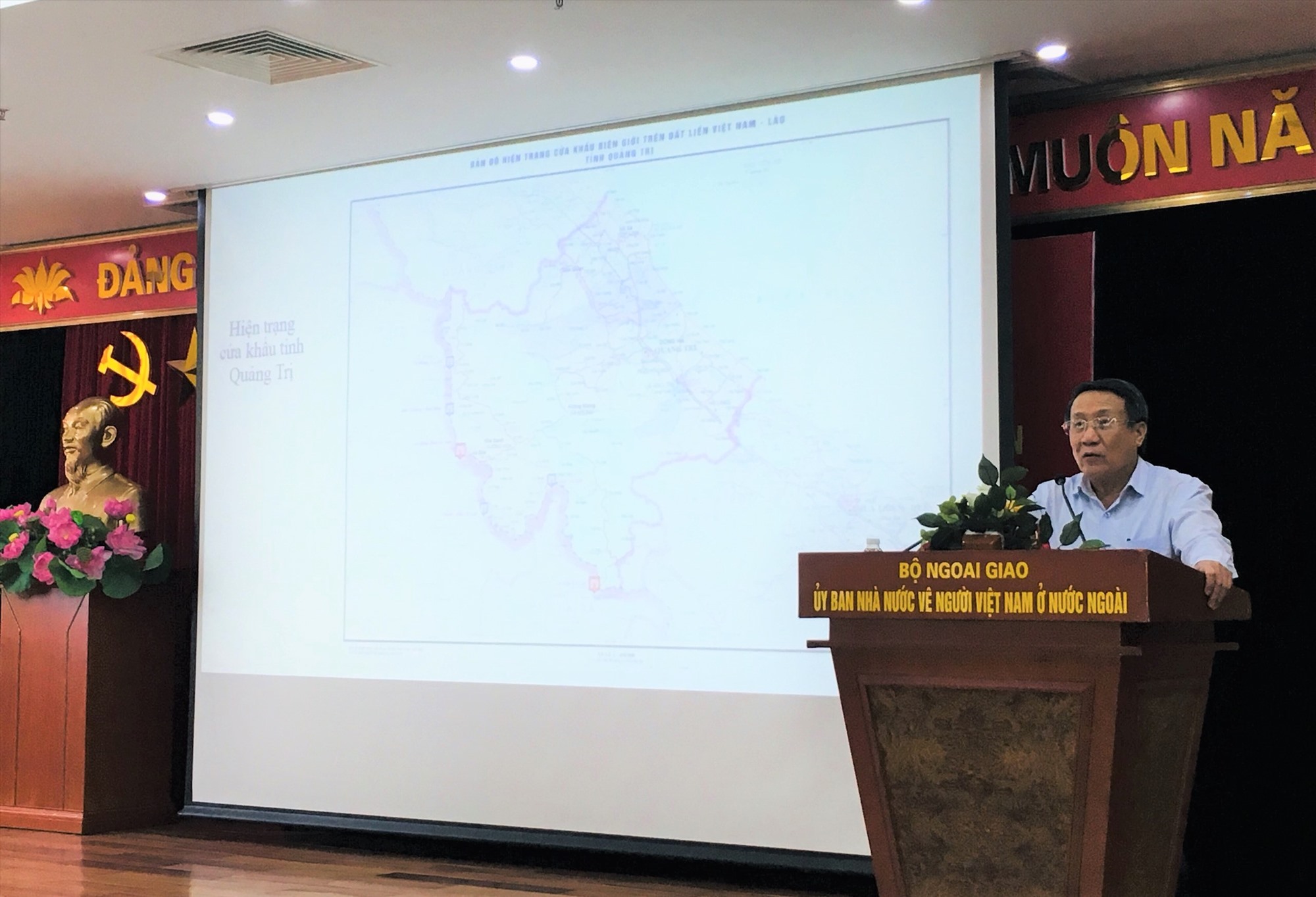 Phó Chủ tịch Thường trực UBND tỉnh Hà Sỹ Đồng tham gia phát biểu tại hội thảo- Ảnh: Tiến Nhất