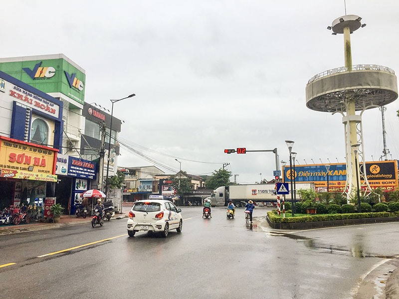 Một tuyến phố trung tâm thị xã Quảng Trị - Ảnh: PV