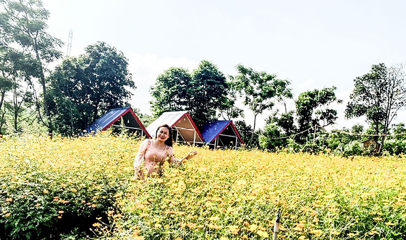 Điểm du lịch Vườn hoa Miền Viên Thảo, huyện Hướng Hóa thu hút du khách gần xa - Ảnh: B.B
