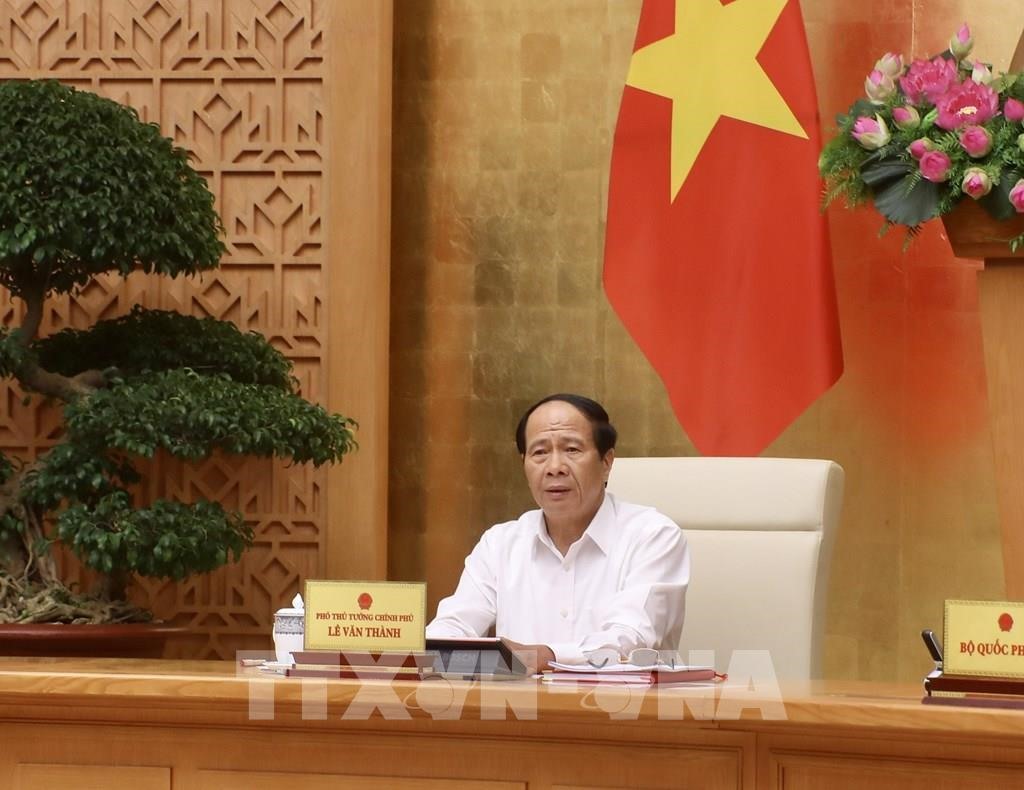 Phó Thủ tướng Lê Văn Thành chủ trì họp thúc đẩy tiến bộ xây dựng đường cao tốc Bắc - Nam phía Đông.