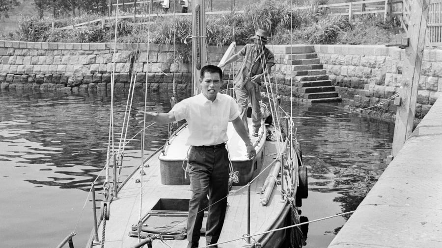 Kenichi Horie trên tàu Mermaid II năm 1963. Ảnh: AP