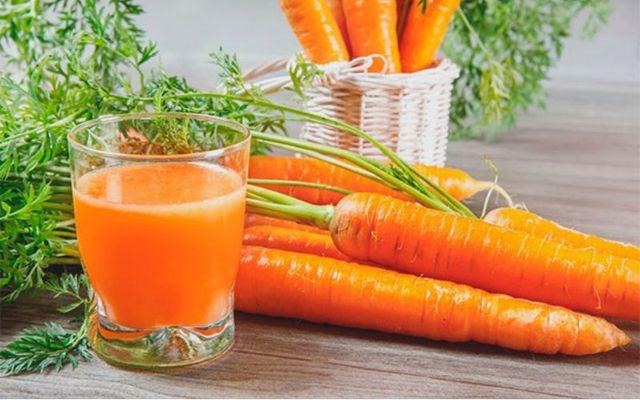 Cà rốt là thực phẩm giàu vitamin A chống viêm rất tốt.