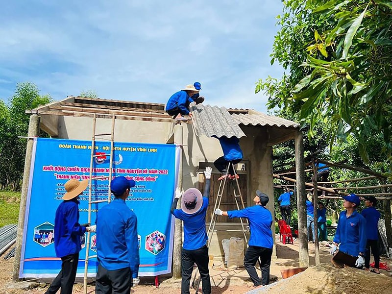 Tuổi trẻ Vĩnh Linh ghi dấu ấn với các hoạt động xung kích tình nguyện vì cuộc sống cộng đồng - Ảnh: Nguyễn Trang