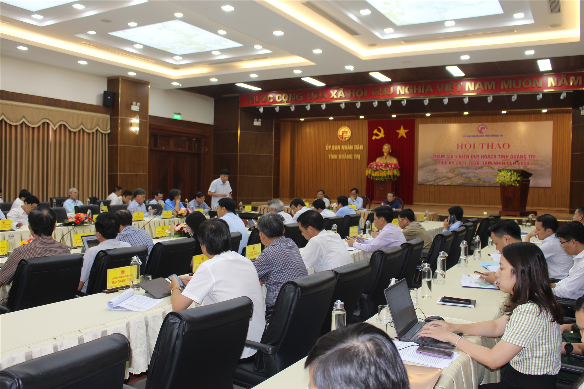 Chủ tịch UBND tỉnh Võ Văn Hưng khẳng định việc lập quy hoạch của tỉnh Quảng Trị thời kỳ 2021 - 2030, tầm nhìn đến năm 2050 có ý nghĩa rất quan trọng trong phát triển KT - XH, đảm bảo QP - AN - Ảnh: H.T