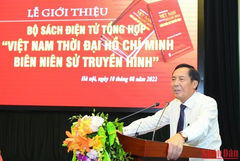 Tổng Biên tập Báo Nhân Dân Lê Quốc Minh phát biểu tại buổi lễ