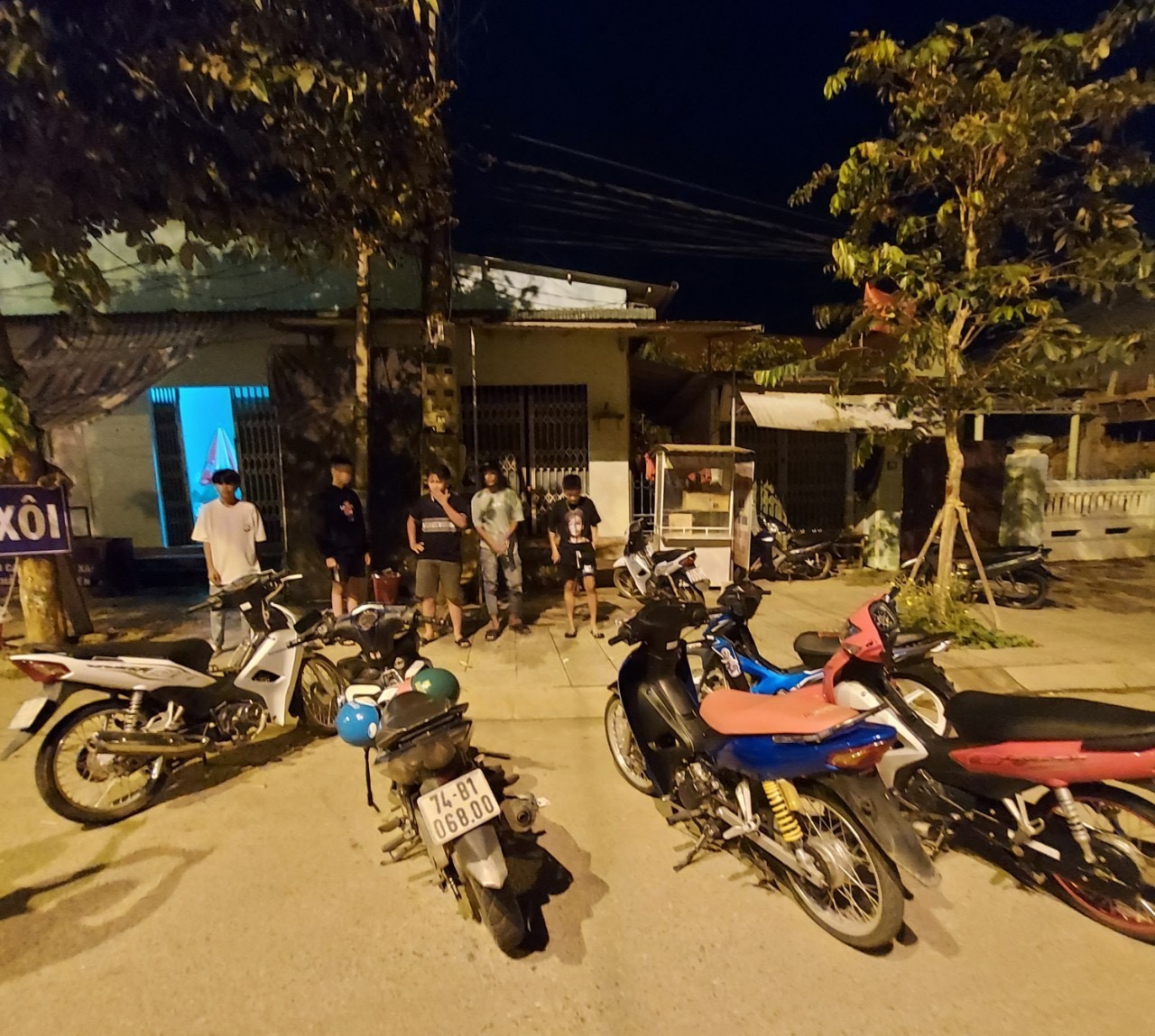 Nhiều trường hợp thanh thiếu niên vi phạm giao thông bị Công an huyện Hướng Hóa xử lý - Ảnh: CAHH