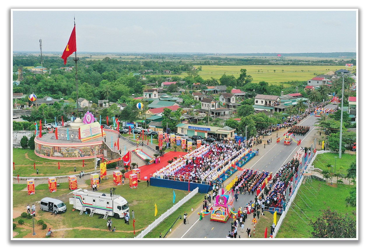Lễ hội “Thống nhất non sông” tại Quảng Trị - Ảnh: Thanh Thọ