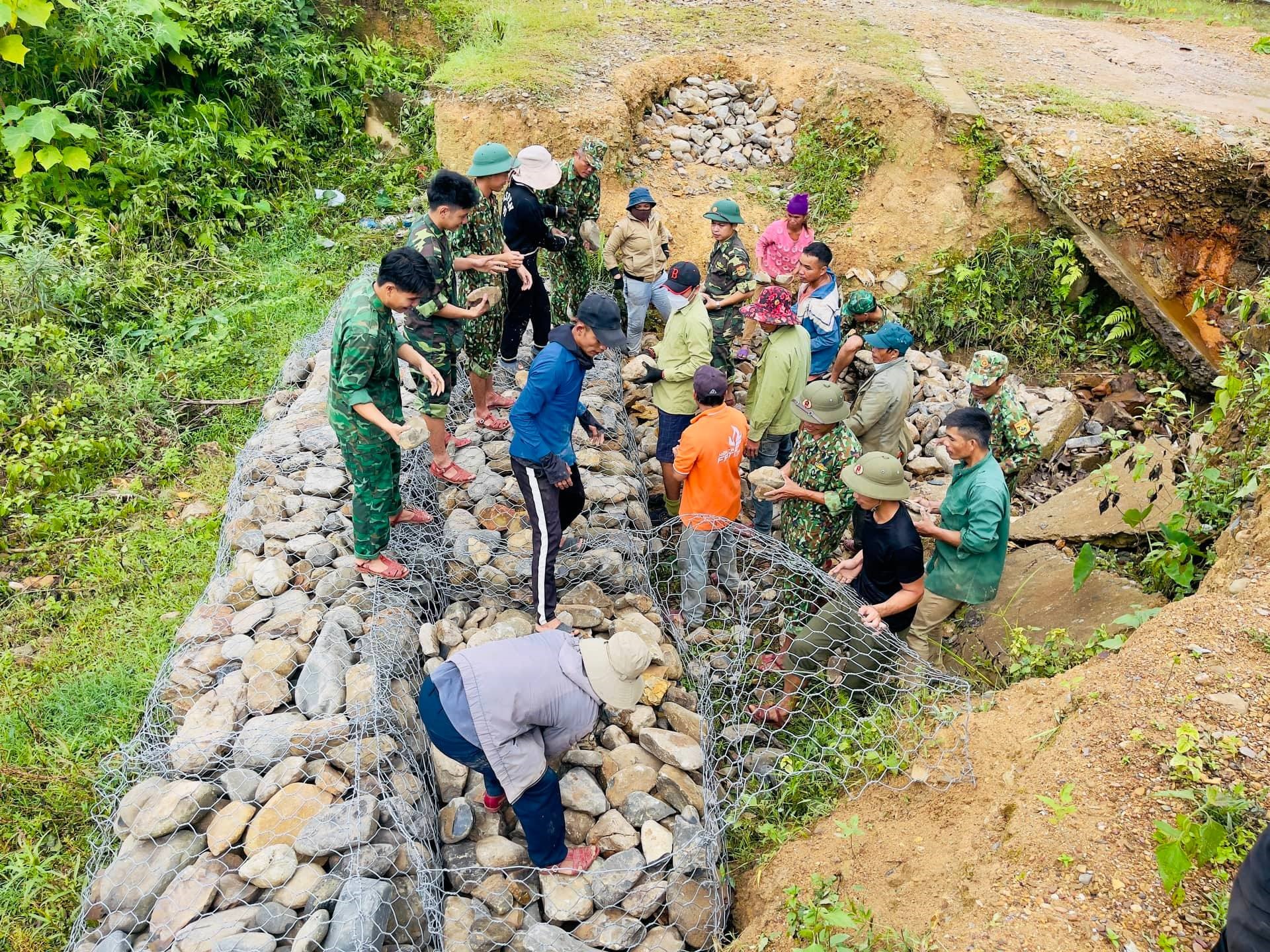 BĐBP tỉnh Quảng Trị cùng ba con nhân dân khắc phục hậu quả sau thiên tai