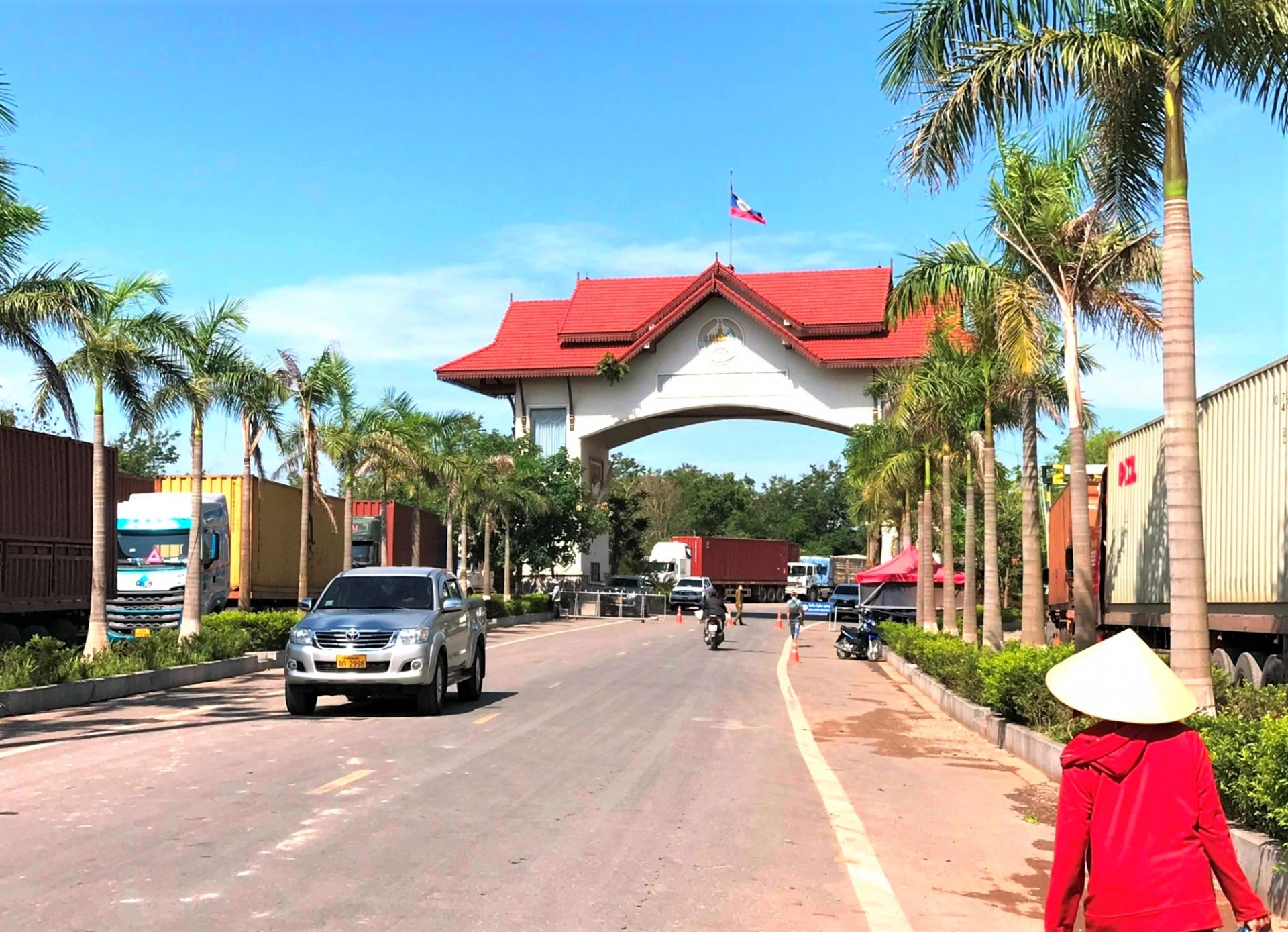 Cửa khẩu quốc tế Densavan (huyện Sê Pôn, tỉnh Savanakhet, Lào).