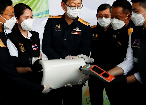 Các nhà chức trách Thái Lan thu giữ 897kg methamphetamine trị giá 2,7 tỷ baht (79.733.079 USD) được vận chuyển từ Đài Loan, ngày 4/12/2021. (Nguồn: Reuters)