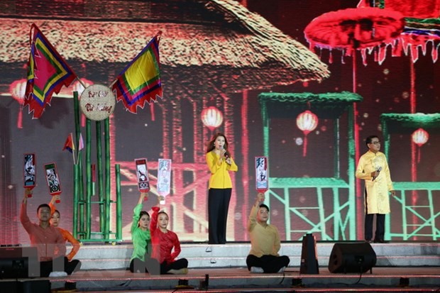 Nhiều hoạt động văn hóa được tổ chức góp phần thúc đẩy phát triển kinh tế ban đêm tại thành phố Đà Nẵng. (Ảnh: Trần Lê Lâm/TTXVN)