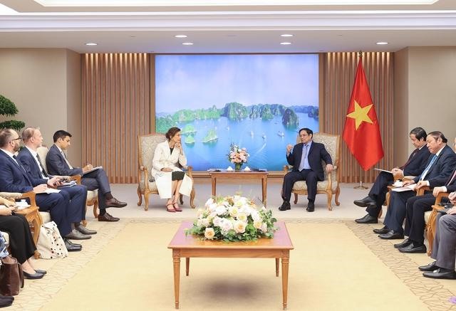 Tổng Giám đốc Audrey Azoulay đánh giá cao và cam kết sẽ hết sức nỗ lực ủng hộ các đề xuất của Thủ tướng nhằm tăng cường quan hệ hợp tác giữa tổ chức UNESCO và Việt Nam - Ảnh: VGP