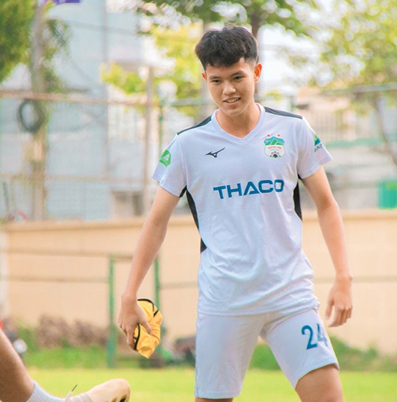 Cầu thủ Hữu Phước nỗ lực từng ngày để tỏa sáng trong màu áo Hoàng Anh Gia Lai tại V-League -Ảnh: MINH ĐỨC