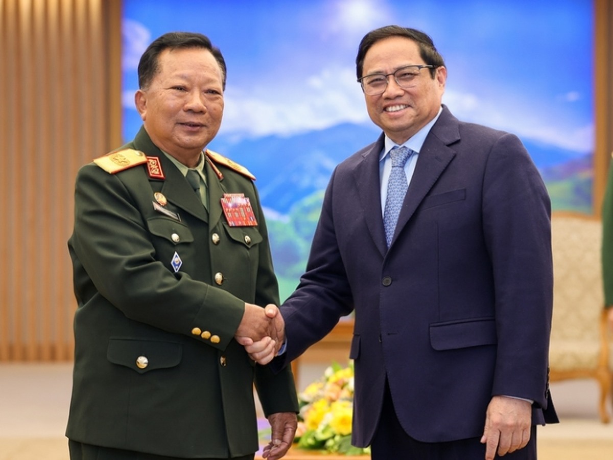 Thủ tướng Phạm Minh Chính tiếp Đại tướng Chansamone Chanyalath, Ủy viên Bộ Chính trị, Phó Thủ tướng Chính phủ, Bộ trưởng Bộ Quốc phòng Lào tháng 12/2022 (Ảnh: VGP/Nhật Bắc)