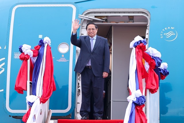 Sáng 11/1, Thủ tướng Chính phủ Phạm Minh Chính và Đoàn đại biểu cấp cao Việt Nam đã tới Thủ đô Vientiane - Ảnh: VGP/Nhật Bắc