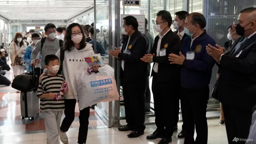 Khách du lịch Trung Quốc đến Sân bay Quốc tế Suvarnabhumi ở Thái Lan, ngày 9/1/2023. Ảnh AP
