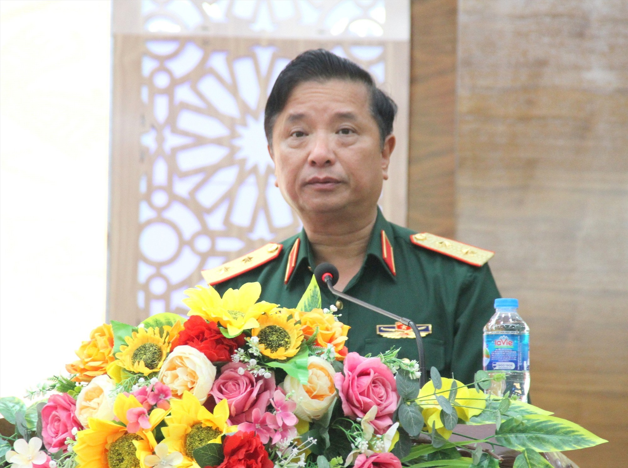 Tư lệnh Quân khu 4, Trung tướng Hà Thọ Bình phát biểu chỉ đạo - Ảnh: Minh Đức