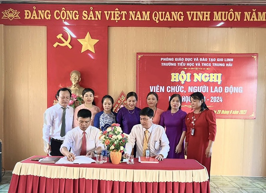 Trường TH&THCS Trung Hải (Gio Linh) tổ chức hội nghị viên chức, người lao động năm học 2023-2024 - Ảnh: L.N