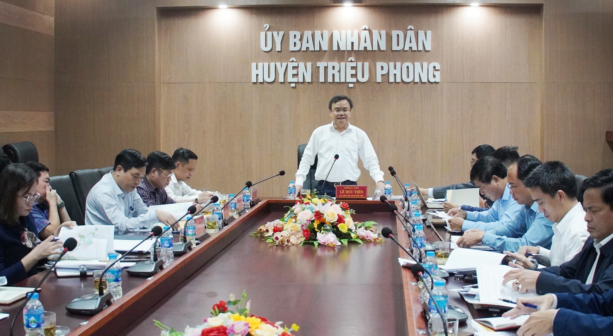 Phó Chủ tịch UBND tỉnh Lê Đức Tiến phát biểu kết luận cuộc họp - Ảnh: T.N