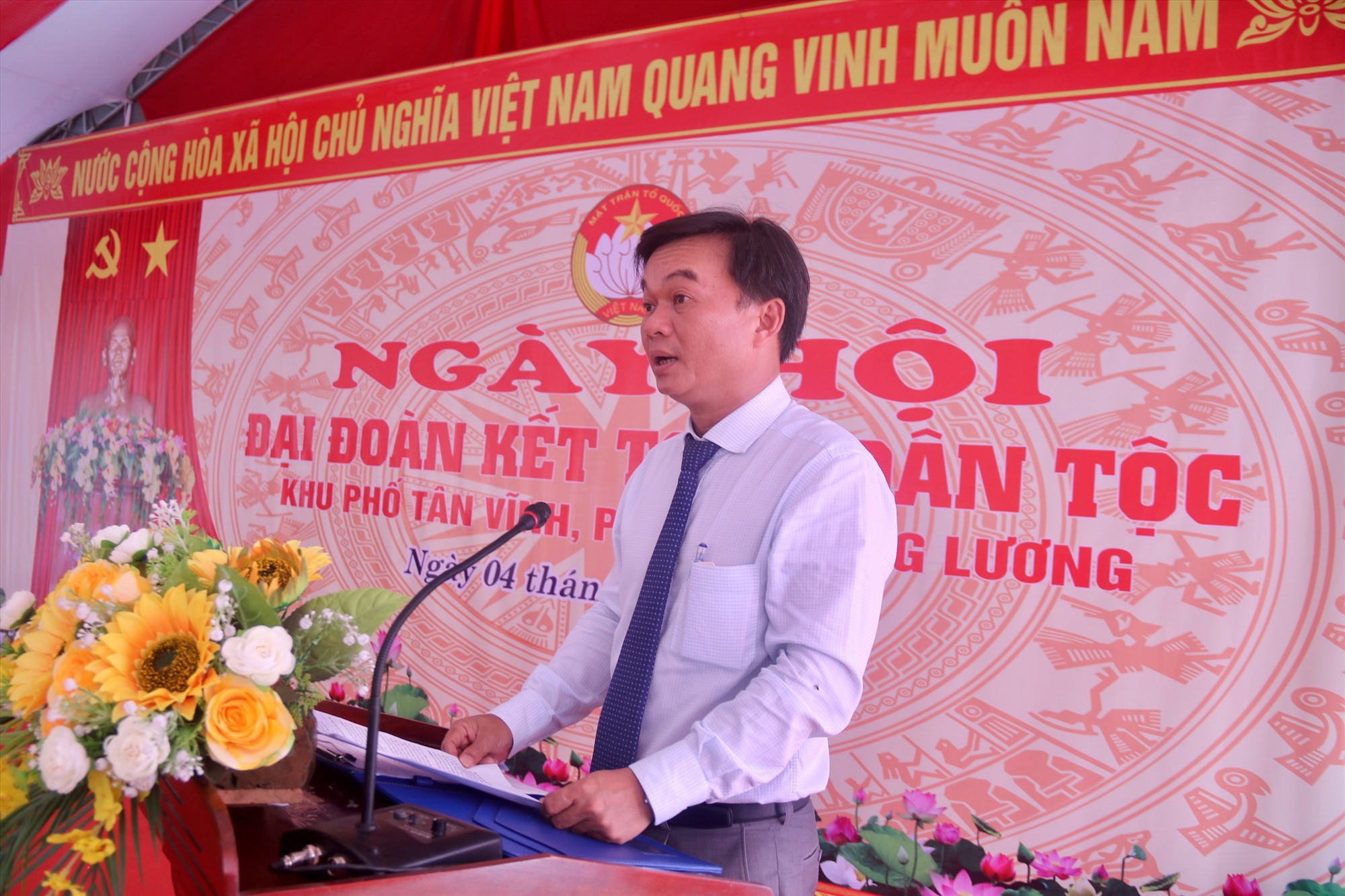 Phó Chủ tịch Thường trực HĐND tỉnh Nguyễn Chiến Thắng phát biểu tại ngày hội - Ảnh: N.B