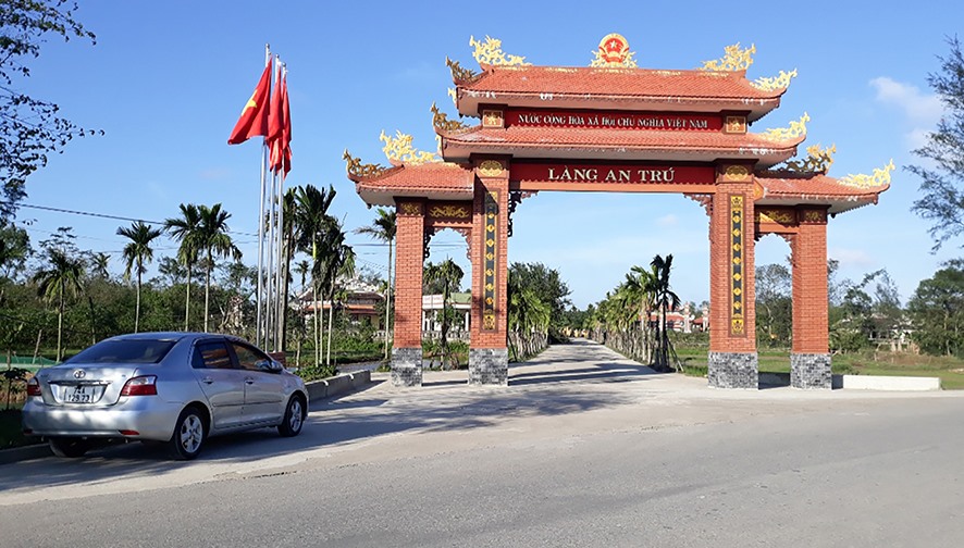 Đường giao thông nông thôn huyện Triệu Phong được xây dựng rộng rãi, sạch, đẹp - Ảnh: T.V