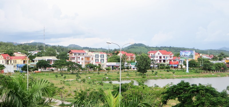 Một góc thị trấn Lao Bảo -Ảnh: P.V