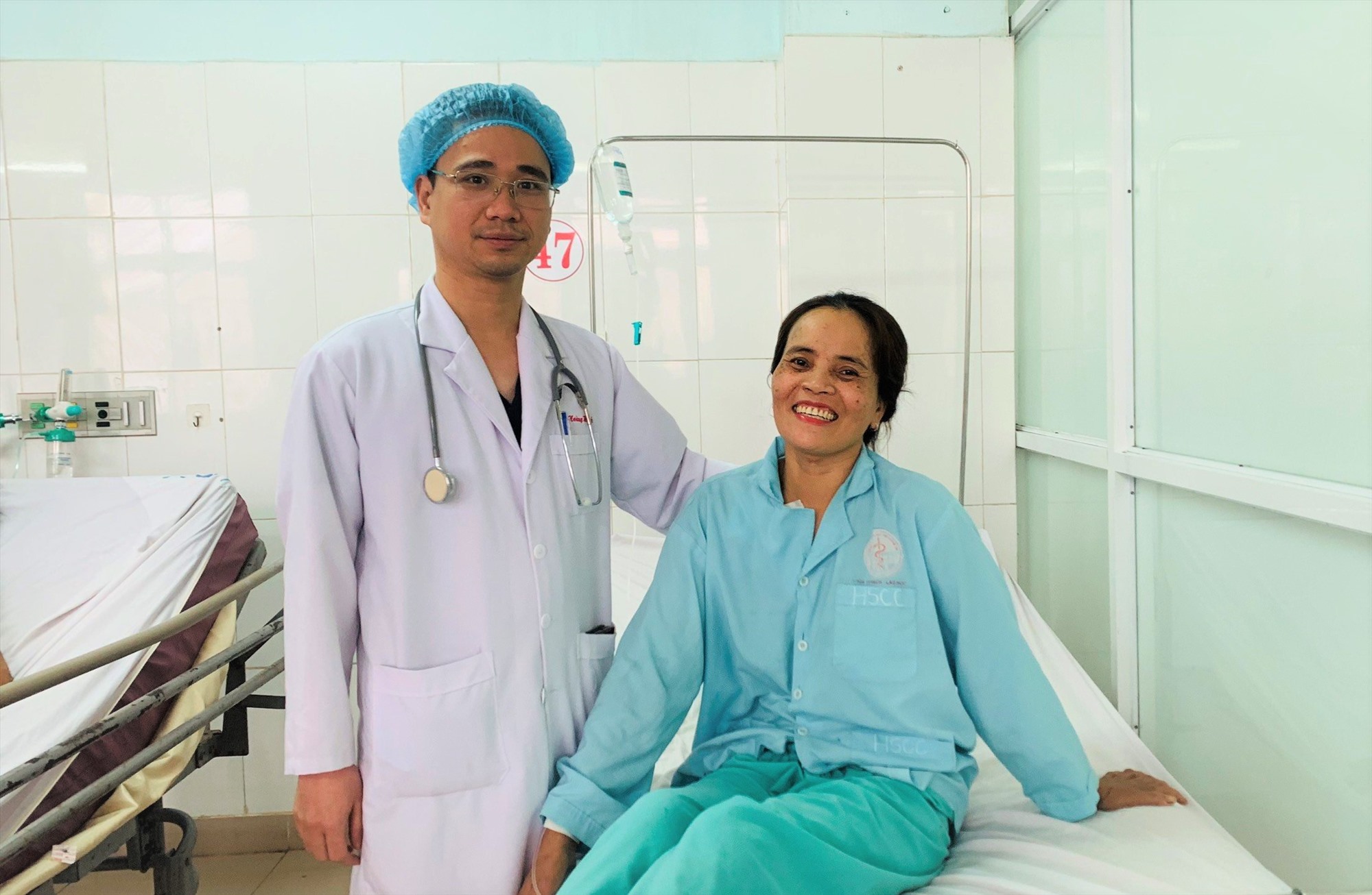 Bệnh nhân Nguyễn Thị Hưng hồi phục sau 8 ngày điều trị viêm cơ tim tối cấp bằng kỹ thuật tim phổi nhân tạo - Ảnh: T.N