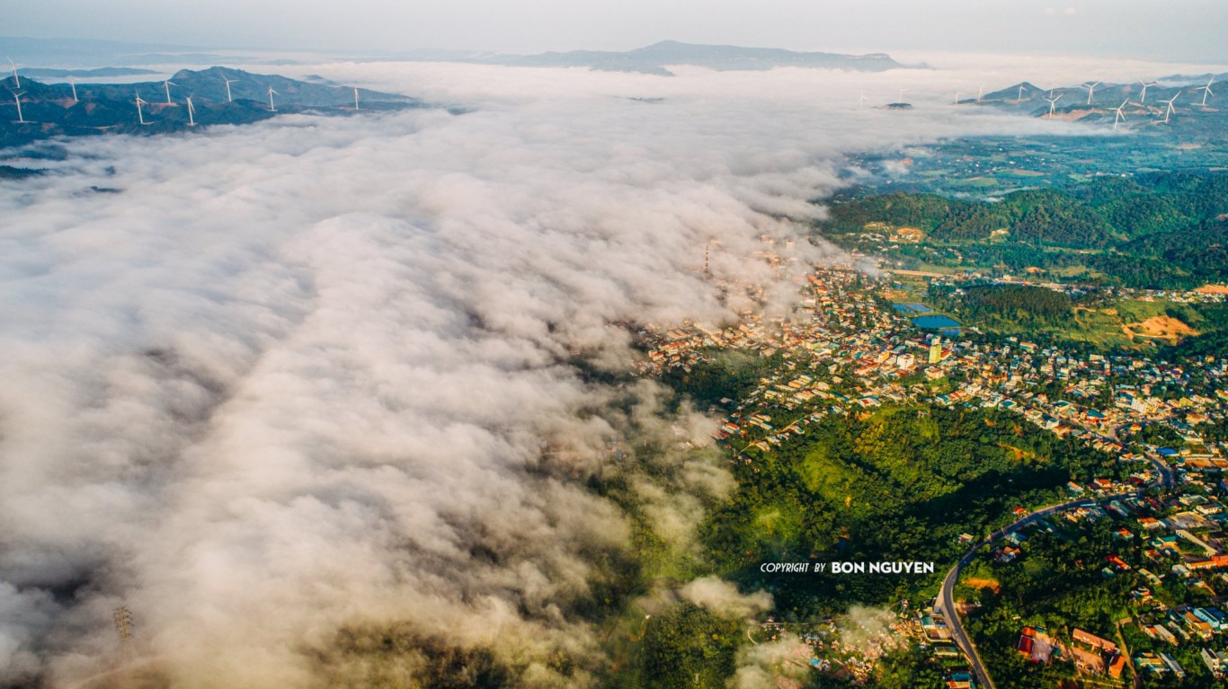 Hướng Hóa - nơi mây vờn gió núi - Ảnh: Bôn Nguyễn