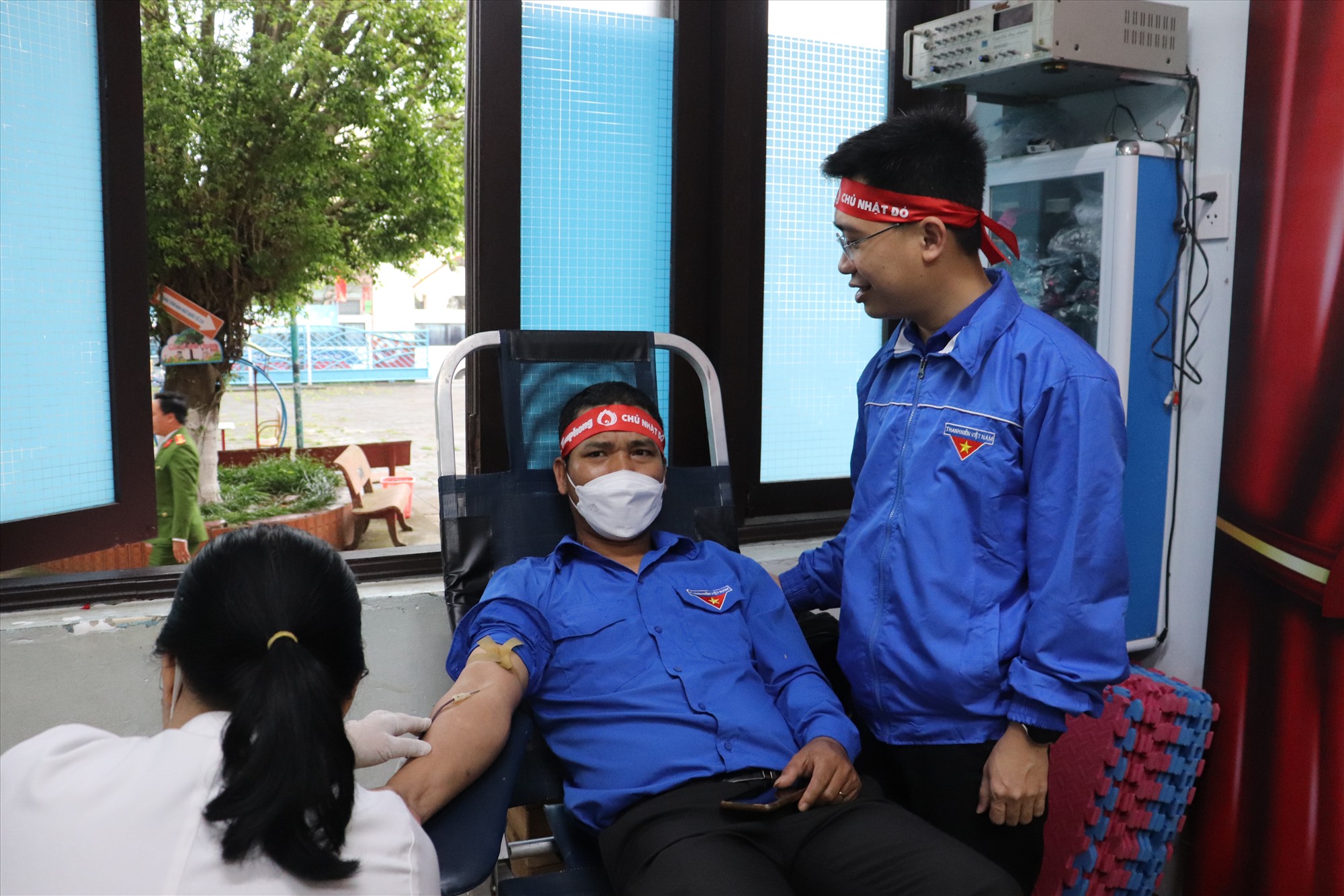 Anh Nguyễn Công Tài (sinh năm 1983), hiện đang sống tại xã Thanh An, huyện Cam Lộ tham gia hiến máu lần thứ 24 - Ảnh: T.P