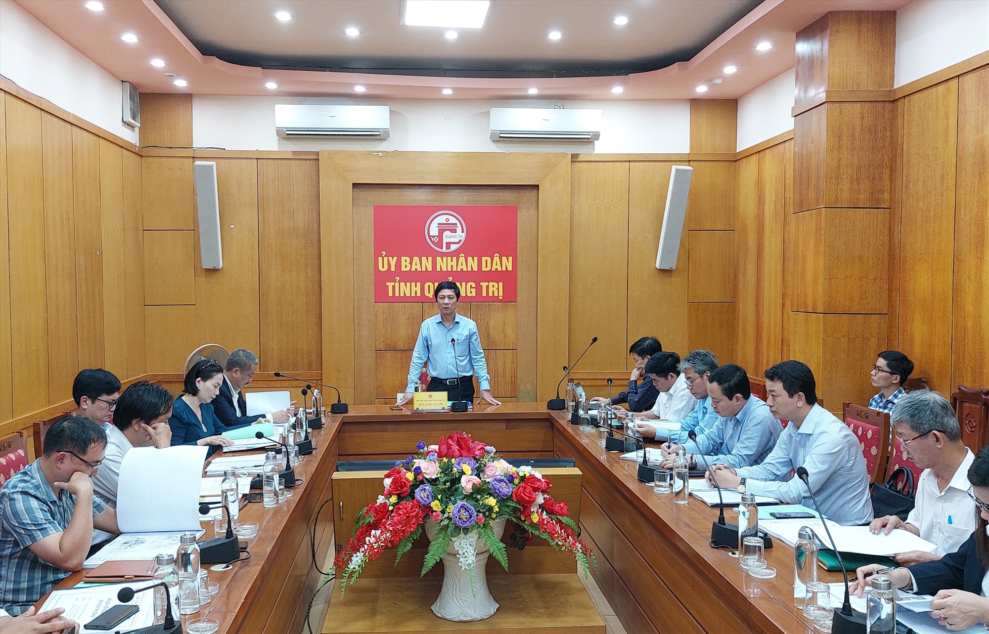 Phó Chủ tịch UBND tỉnh Hoàng Nam yêu cầu hoàn thiện các thủ tục để khởi công dự án đầu tư tôn tạo lăng mộ danh nhân Bùi Dục Tài trong năm 2023 - Ảnh: N.T.H