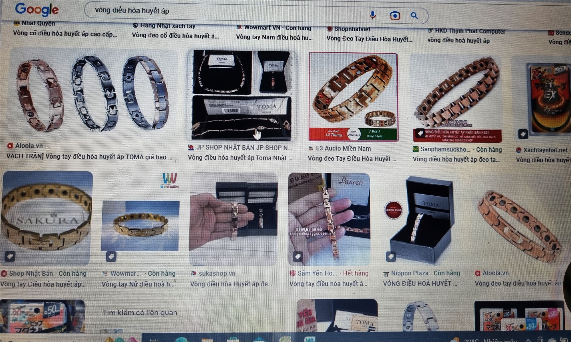 Vòng đeo tay điều hòa huyết áp được quảng cáo rầm rộ trên các trang bán hàng online -Ảnh: M.L