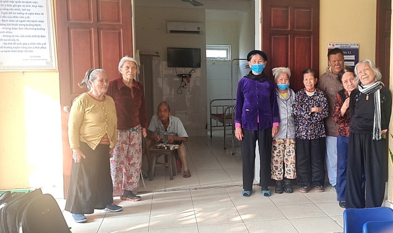 Bệnh nhân phong (trong đó có bệnh nhân người Quảng Trị) được chăm sóc và điều trị tại Bệnh viện Phong-Da liễu Trung ương Quỳnh Lập -Ảnh: NVCC