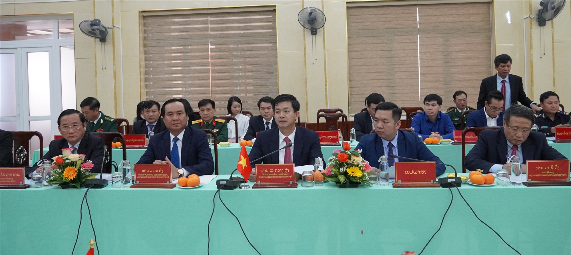 Bí thư Tỉnh ủy Lê Quang Tùng đánh giá cao quan hệ hợp tác ngày càng chặt chẽ và có hiệu quả giữa hai tỉnh - Ảnh: L.N