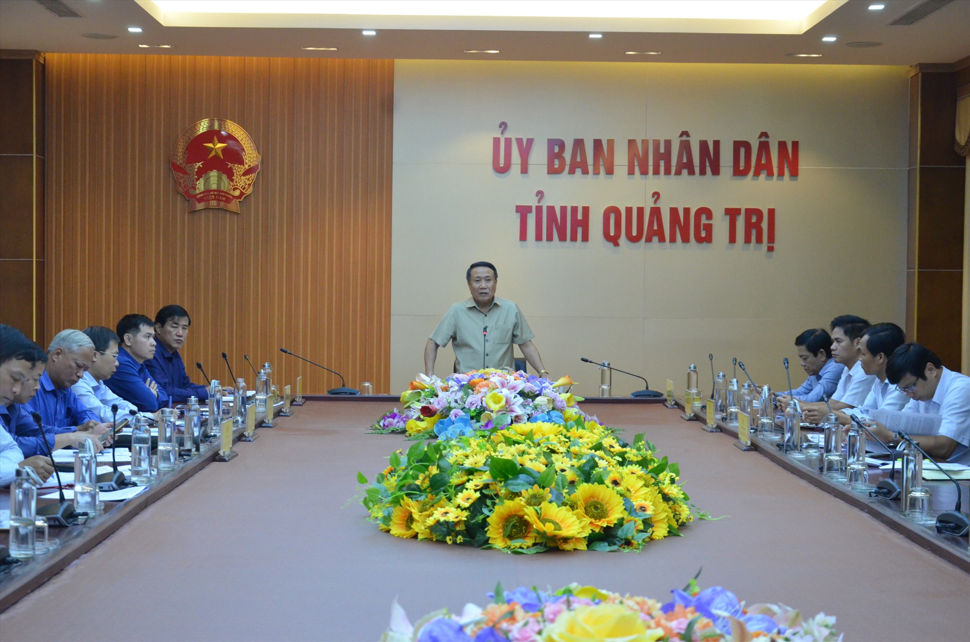 Phó Chủ tịch Thường trực UBND tỉnh Hà Sỹ Đồng phát biểu tại phiên họp xử lý các vướng mắc các dự án phục vụ phát triển kinh tế biển - Ảnh: Lê Minh