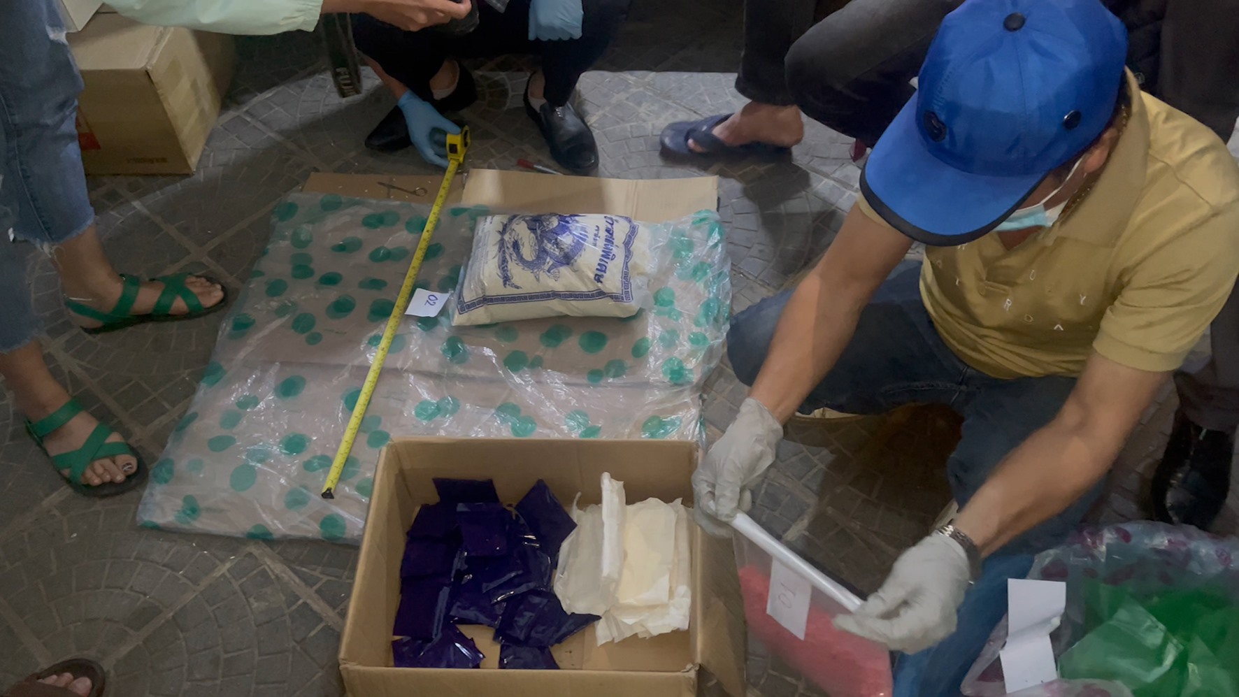 Ma túy được cất giấu tinh vi trong các túi gạo nếp để vận chuyển ra các tỉnh phía Bắc tiêu thụ-Ảnh: Mạnh Hùng