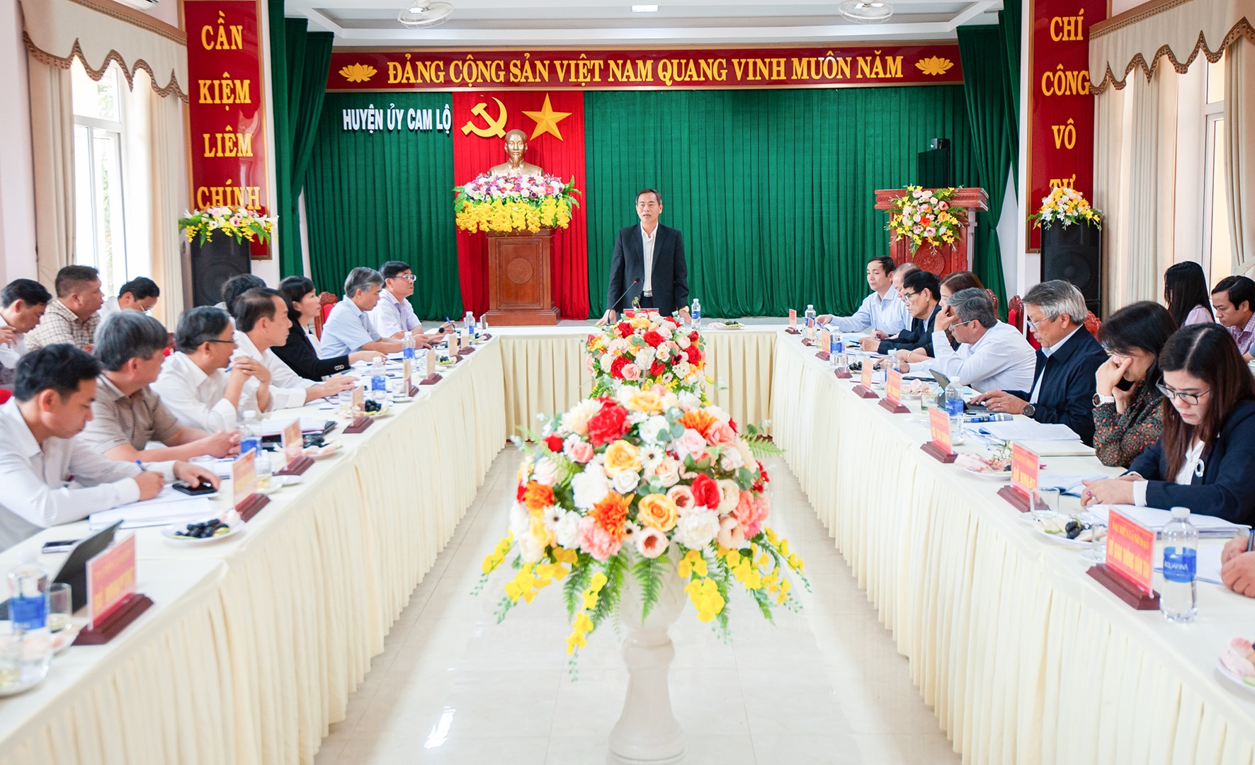 Phó Bí thư Thường trực Tỉnh ủy, Chủ tịch HĐND tỉnh Nguyễn Đăng Quang đề nghị huyện Cam Lộ xem xét, rà soát lại quy hoạch của địa phương - Ảnh: Trần Tuyền